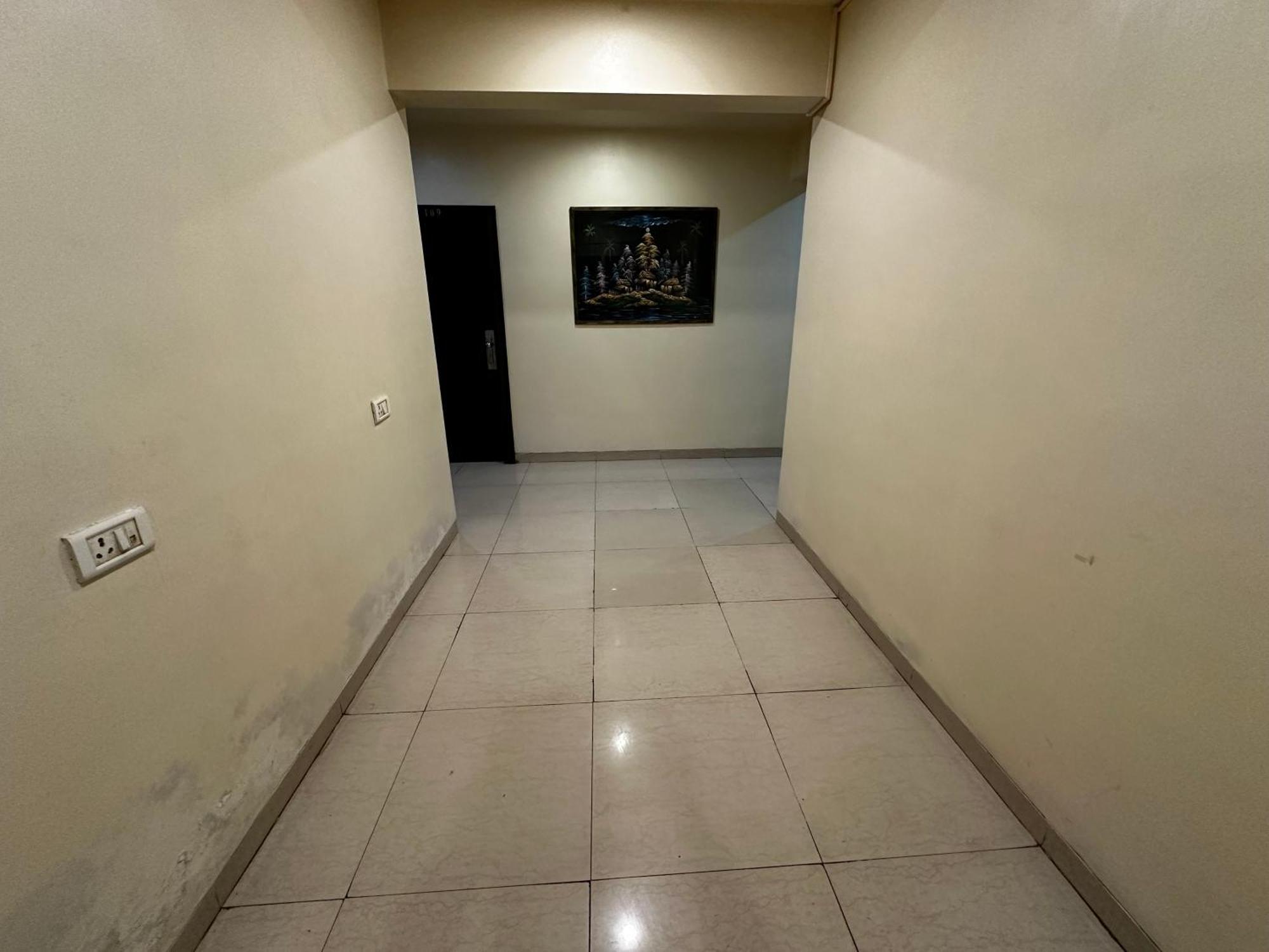 The Saffron Suites Sasupāda Esterno foto